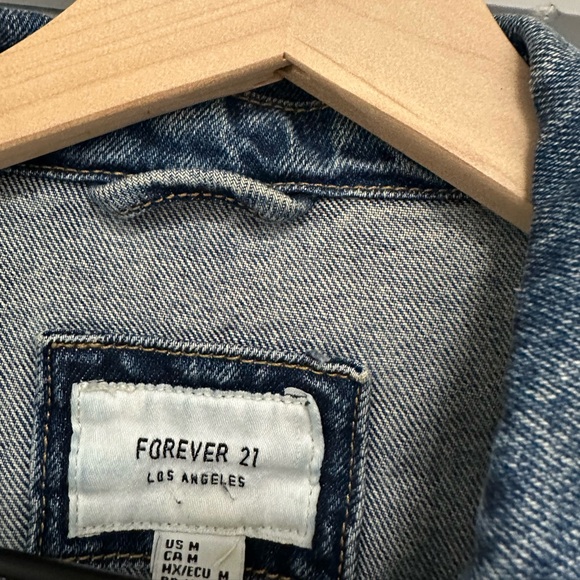 Forever21 Distressed Cropped Denim Jacket Medium - Picture 2 of 3